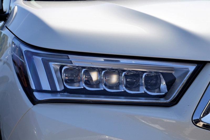 automobile-REVEST LES ROCHES-min_acura-headlamp-2834131